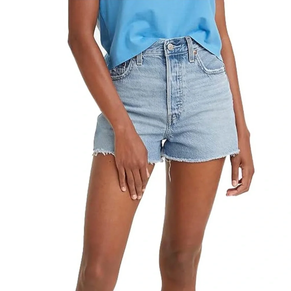 Levi’s Ribcage Shorts - Picture 1 of 10